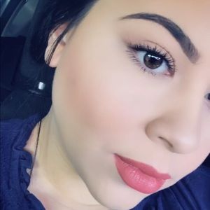 Meet your Posher, Mireya